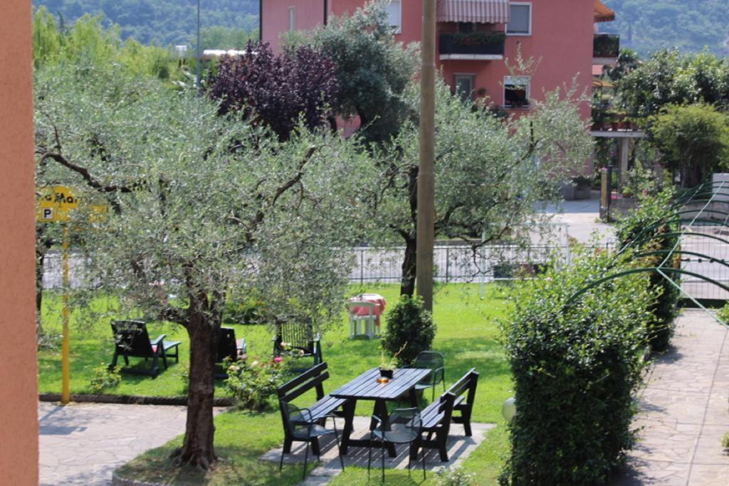 Villa Marina Torbole Sul Garda ภายนอก รูปภาพ
