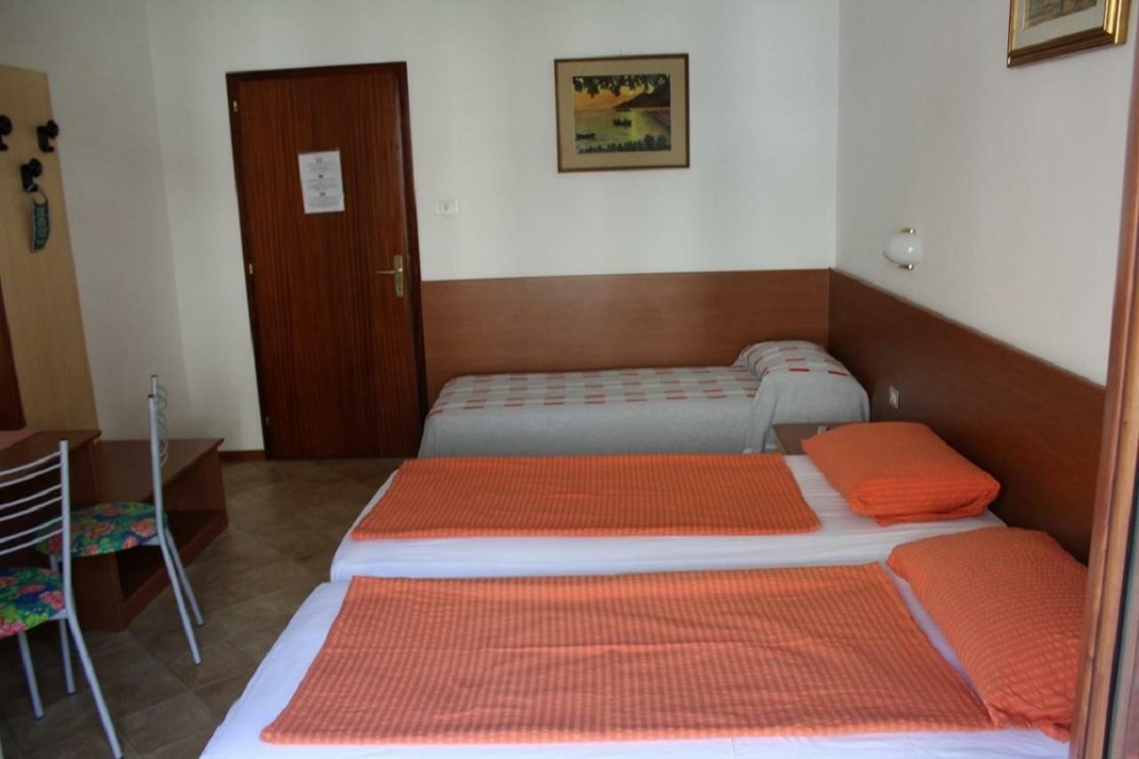 Villa Marina Torbole Sul Garda ภายนอก รูปภาพ